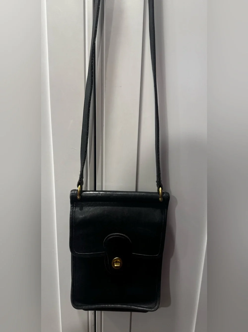Coach Vintage Murphy Crossbody Bag 9930 Black Leather Brass Hardware